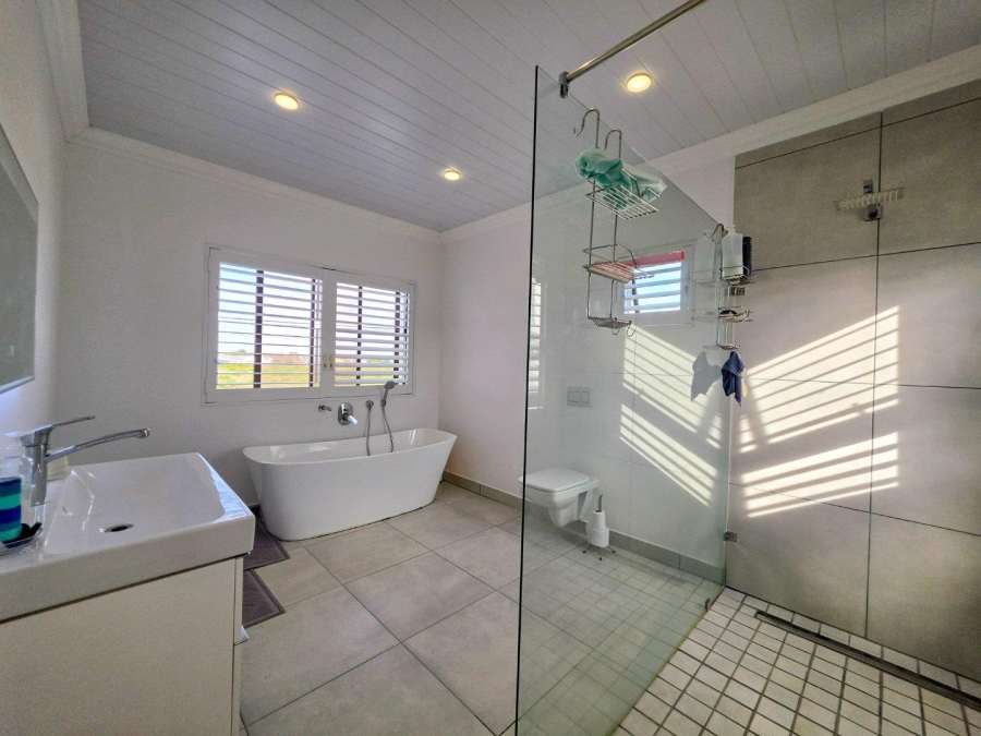 3 Bedroom Property for Sale in Stilbaai Western Cape